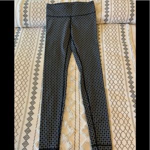Lululemon Womens size small. Mesh tech leggings